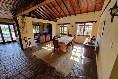 Espaço na Represa com Piscina, Quadra de Tênis e Área Ampla para Eventos e Gravações