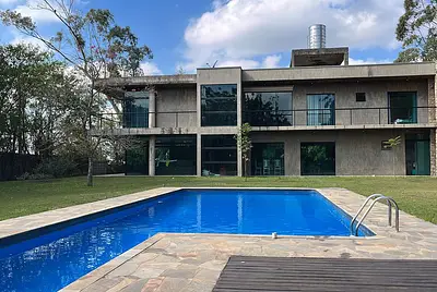 Olimpo | Casa Contemporânea em Meio à Natureza