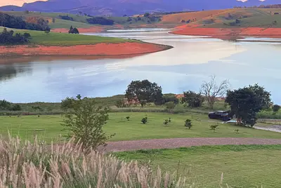 Casa com Vista Paradisíaca na Represa