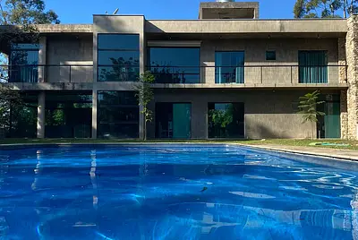 Olimpo | Casa Contemporânea em Meio à Natureza
