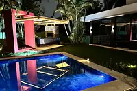 Casa de uso Flexivel totalmente reformada. Ambiente muito agradavel em localização excelente