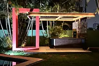 Casa de uso Flexivel totalmente reformada. Ambiente muito agradavel em localização excelente