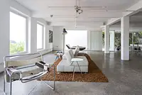 Casa-laboratório seis andares com rooftop panorâmico