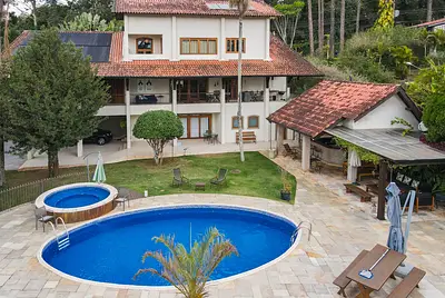Refúgio de Alto Padrão na Granja Viana