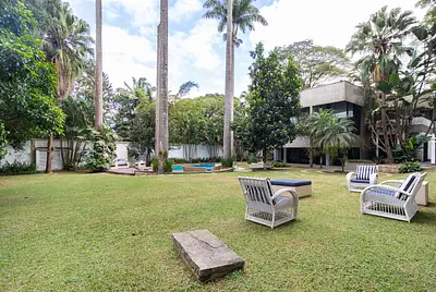 Mansão Moderna, Verde e Alto Astral