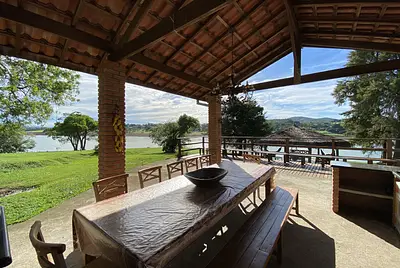 Mega Casa na Beira da Represa de Jaguari Bragança Paulista