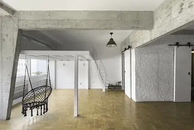 Loft aberto com luz natural, 3.20m de pé direito ao lado da Av Paulista