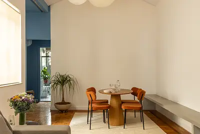 Apartamento minimalista e moderno, pé-direito de 4 mts com ares de casa!