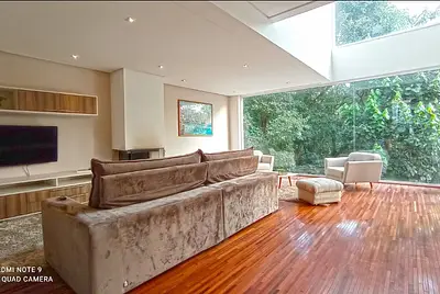 Ambiente versátil e inspirador para suas produções e eventos!