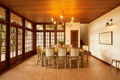 Casa de campo sofisticada dentro de um bosque de Araucarias 