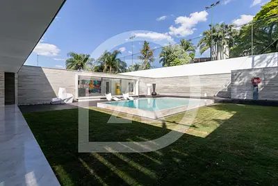 Casa elegante e moderna no Morumbi