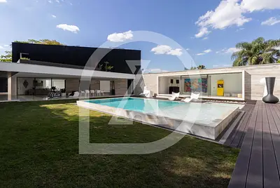 Casa elegante e moderna no Morumbi
