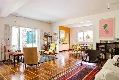 Casa anos 60, Cor, Jardim e Piscina em localização fácil!
