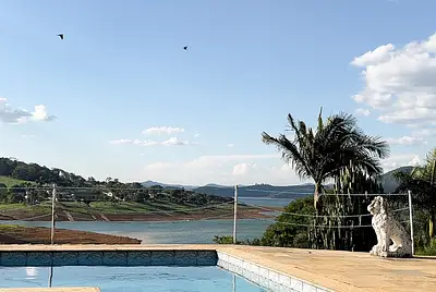 Chácara com Vista Incrível de Frente Para Represa 